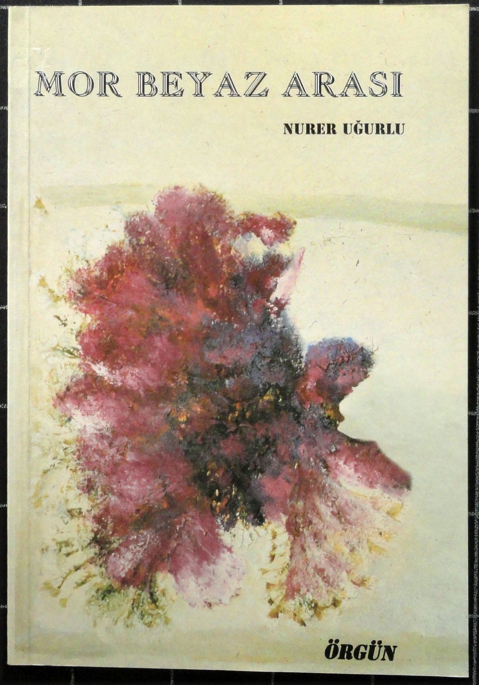 Mor Beyaz Arası