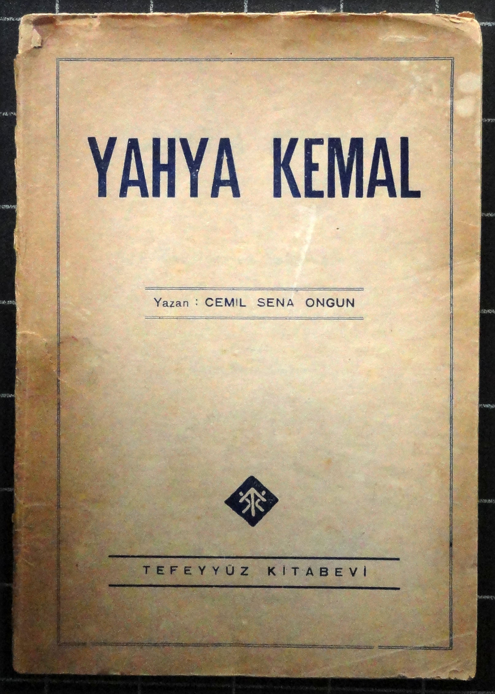 Yahya Kemal Eserleri ve Şahsiyeti