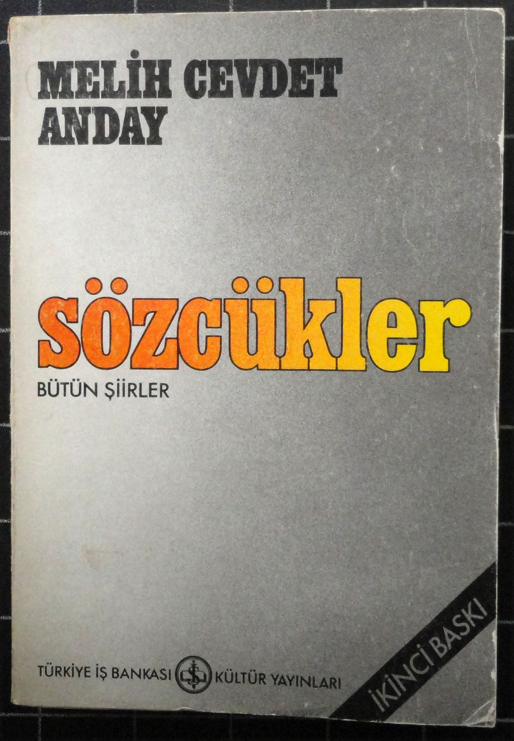 Sözcükler<br>Bütün Şiirler