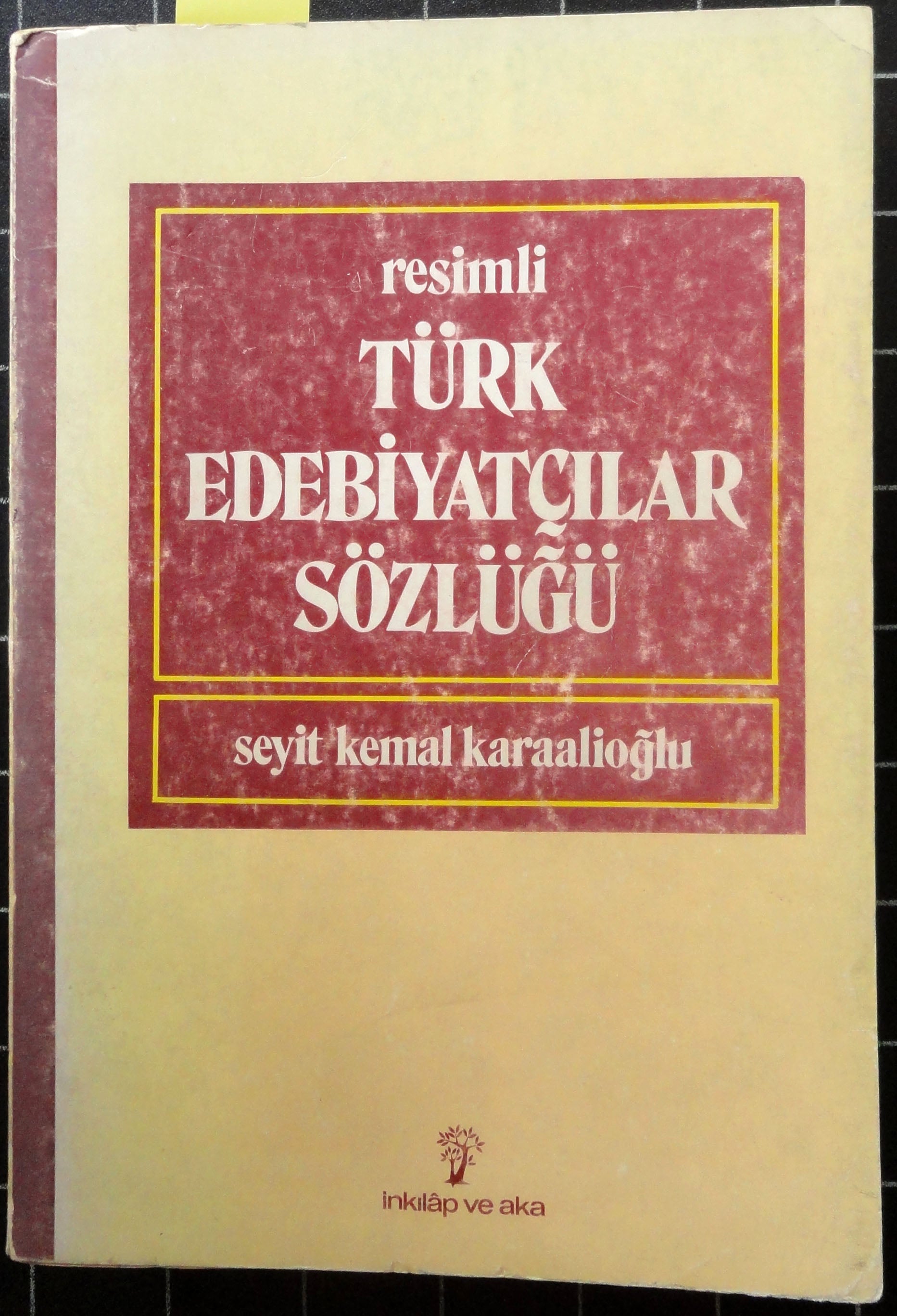 Resimli Türk Edebiyatçılar Sözlüğü