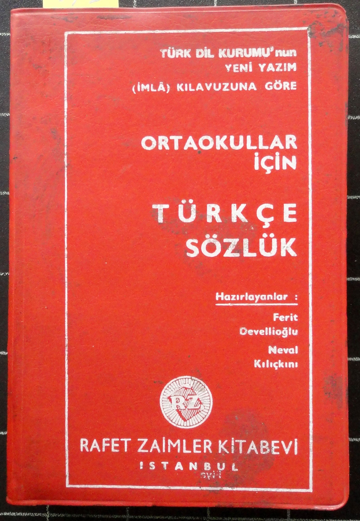 Ortaokullar İçin Türkçe Sözlük