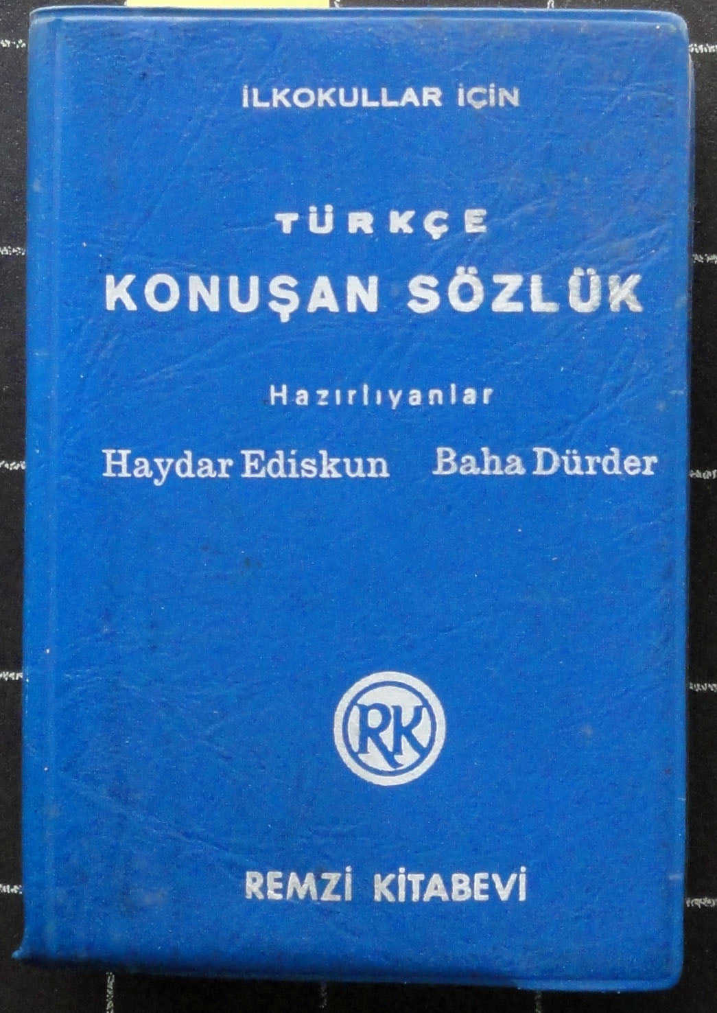 İlkokullar İçin Türkçe Konuşan Sözlük