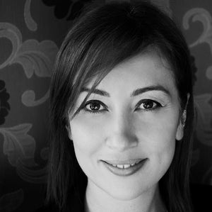 Esra Özsüer, Doç. Dr. 