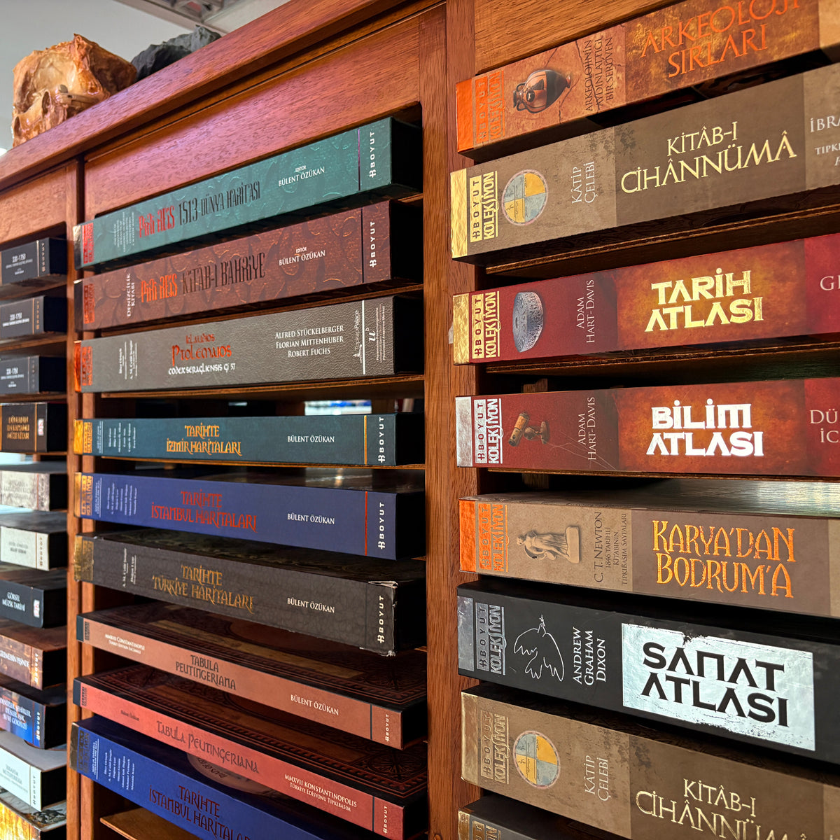 Seçeceğiniz 16 Koleksiyon Kitap Kütüphane HEDİYESİ ile